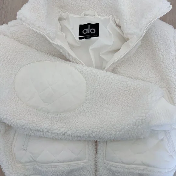 Alo Yoga Sherpa Edge Bomber